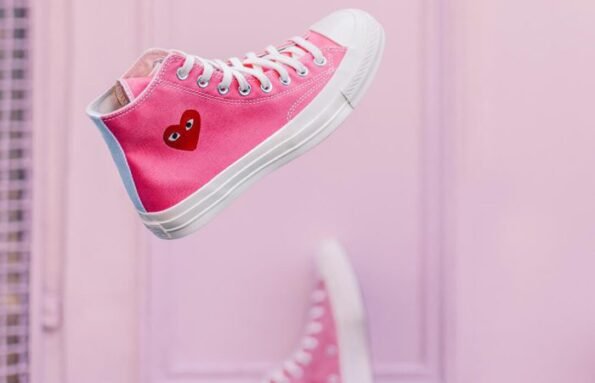 CHUCK TAYLOR ALL-STAR 70S HI COMME DES GARÇONS PLAY BRIGHT PINK‏